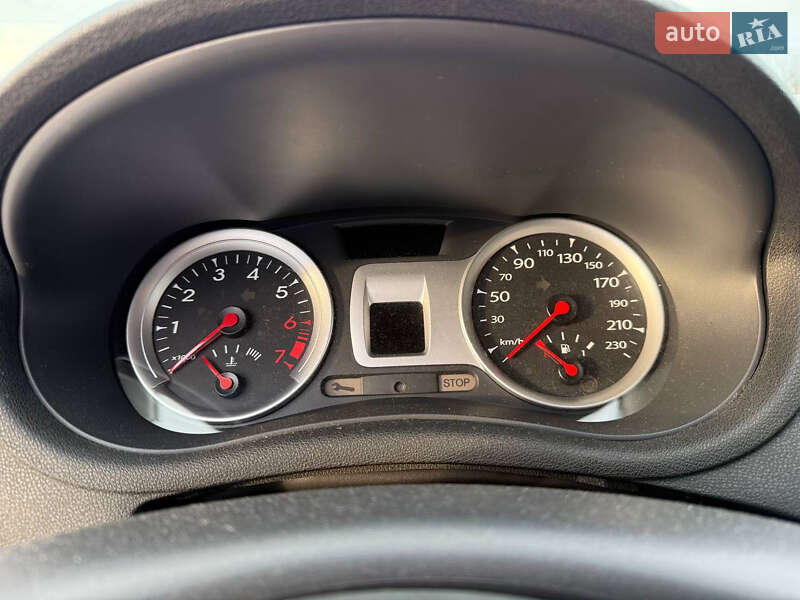 Хэтчбек Renault Clio 2011 в Коломые фото 36 Хэтчбек Renault Clio 2011 в Коломые