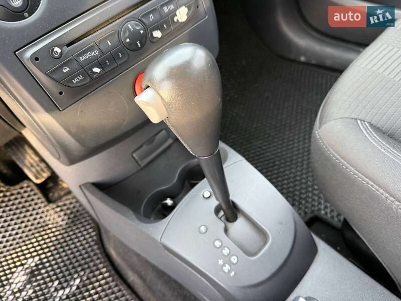 Хэтчбек Renault Clio 2011 в Коломые фото 38 Хэтчбек Renault Clio 2011 в Коломые