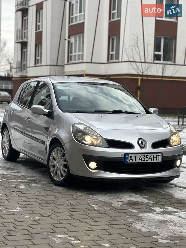Хэтчбек Renault Clio 2006 в Коломые