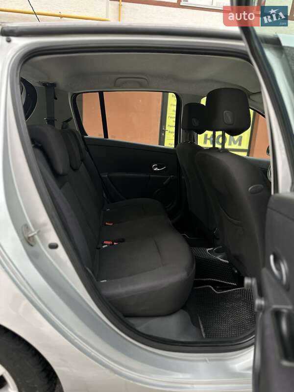 Хэтчбек Renault Clio 2006 в Коломые