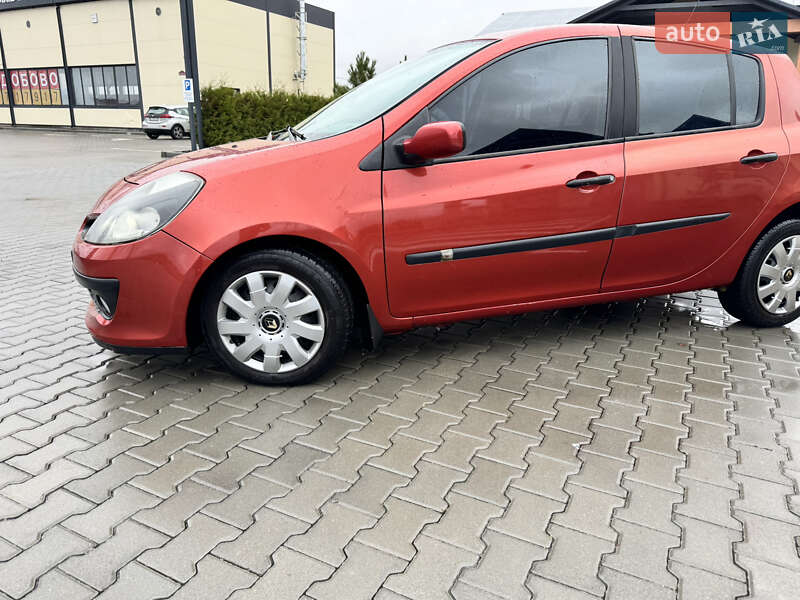 Хэтчбек Renault Clio 2007 в Виннице