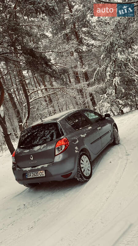 Хэтчбек Renault Clio 2009 в Александрие