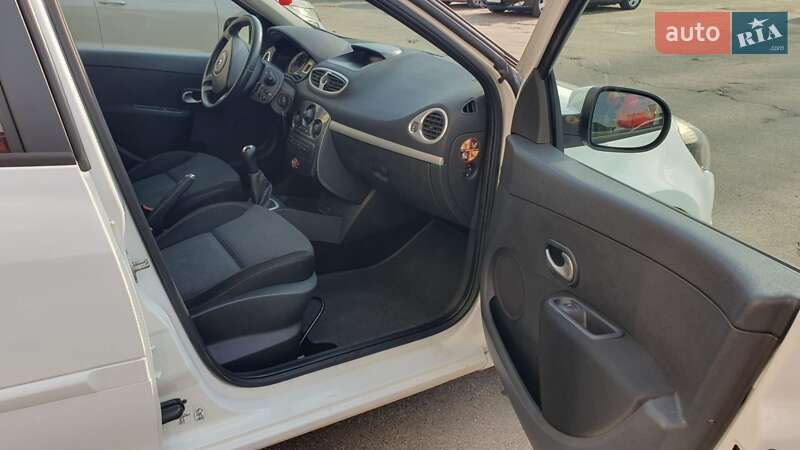 Хэтчбек Renault Clio 2012 в Киеве