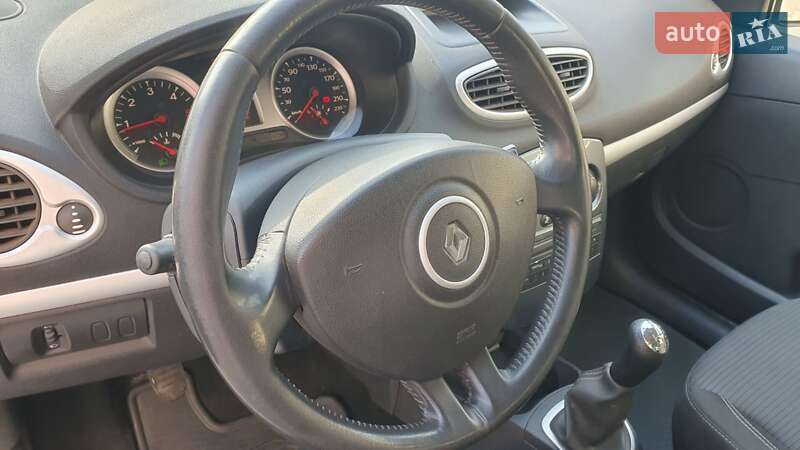 Хэтчбек Renault Clio 2012 в Киеве