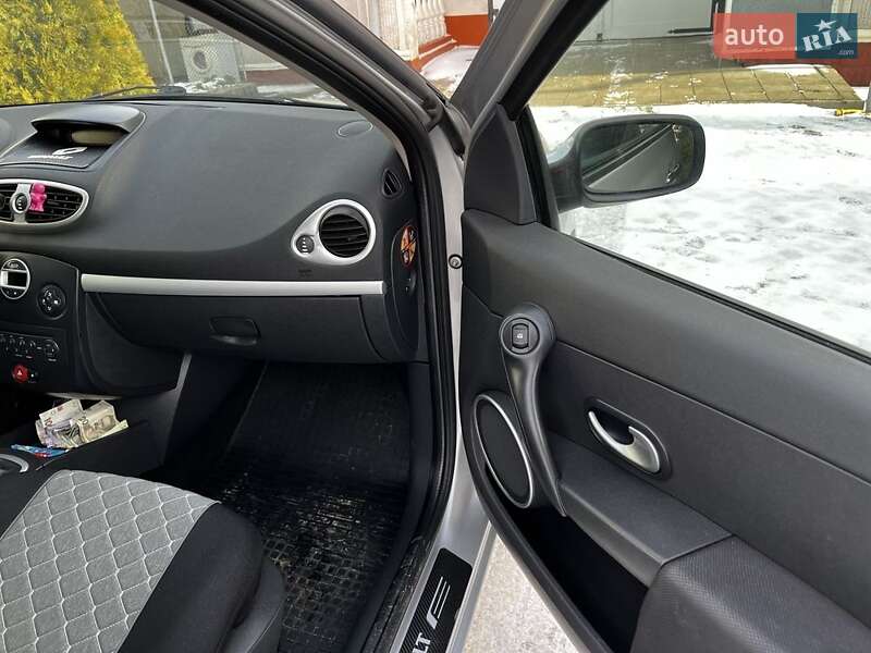 Универсал Renault Clio 2008 в Черновцах