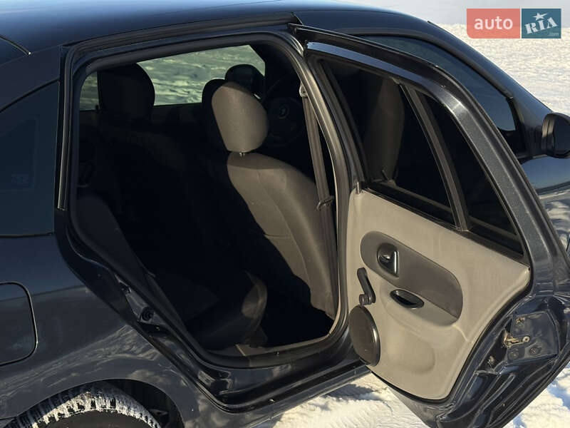 Хэтчбек Renault Clio 2013 в Днепре