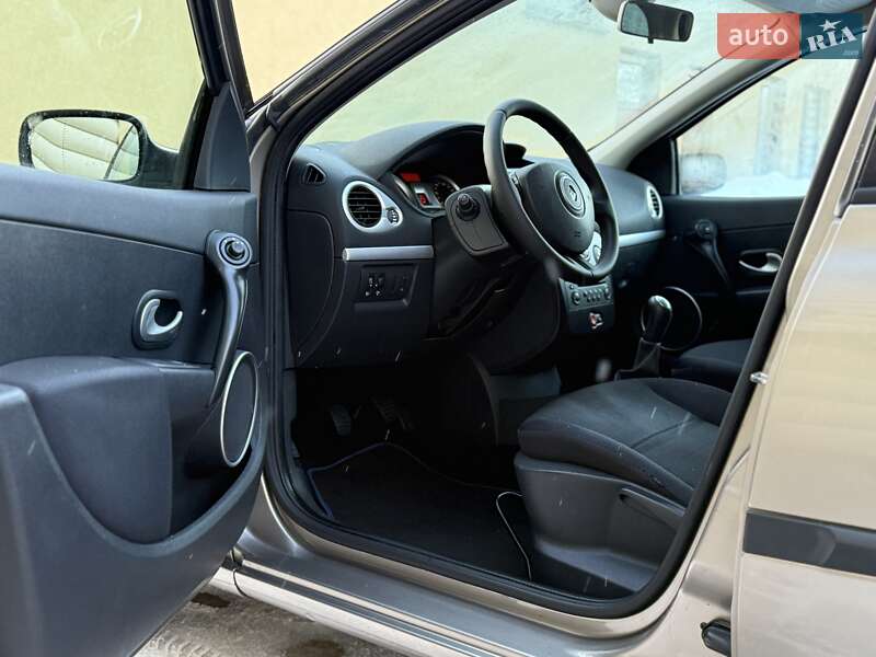 Універсал Renault Clio 2008 в Сарнах