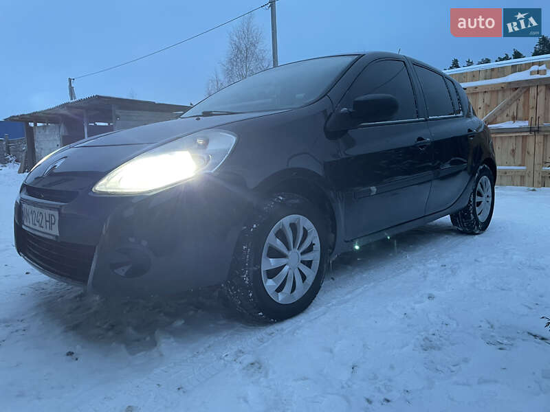 Хетчбек Renault Clio 2011 в Житомирі фото Хетчбек Renault Clio 2011 в Житомирі