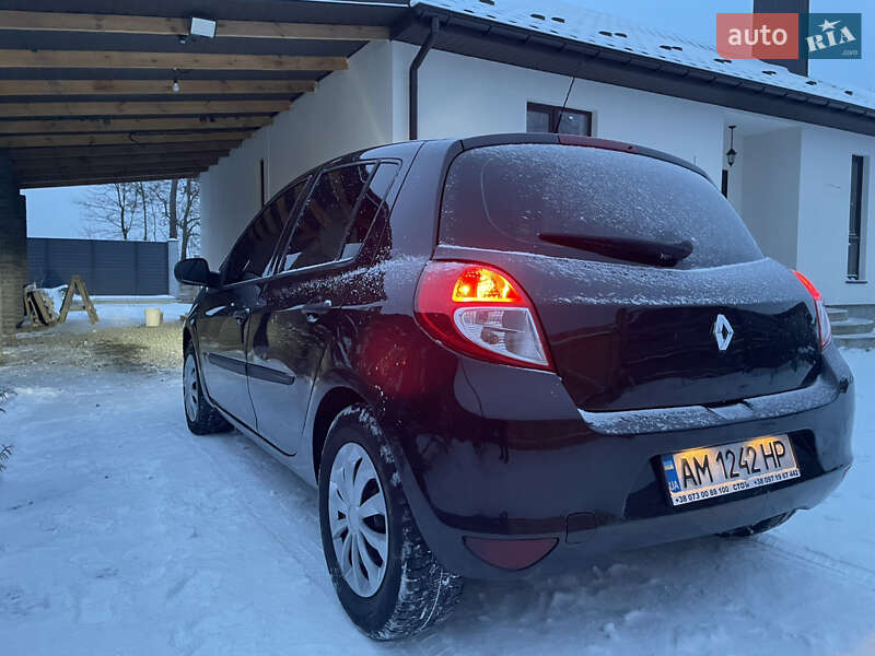 Хетчбек Renault Clio 2011 в Житомирі фото 3 Хетчбек Renault Clio 2011 в Житомирі