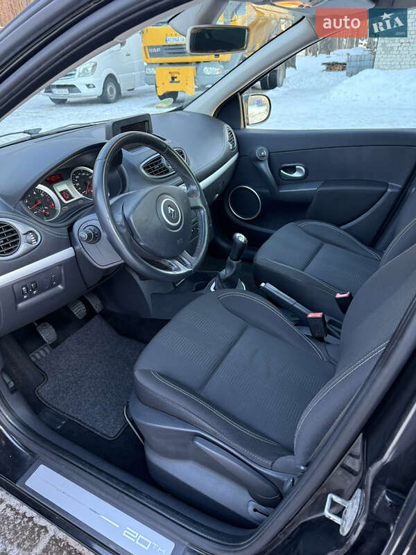 Универсал Renault Clio 2010 в Луцке