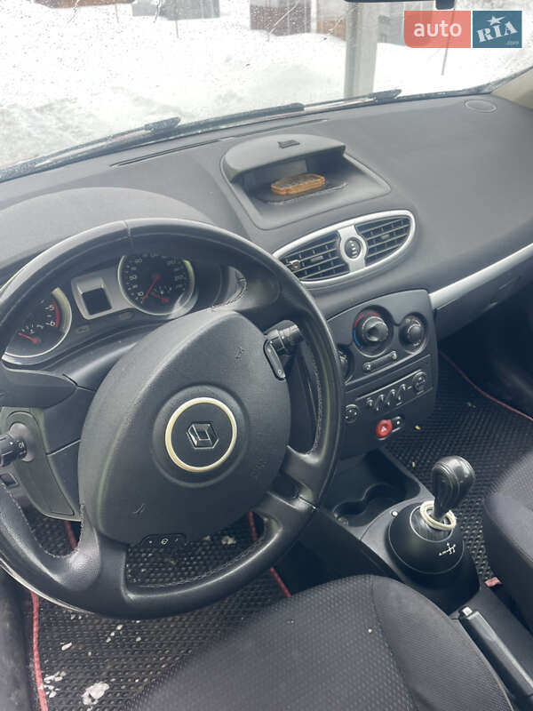 Хетчбек Renault Clio 2008 в Здолбуніві