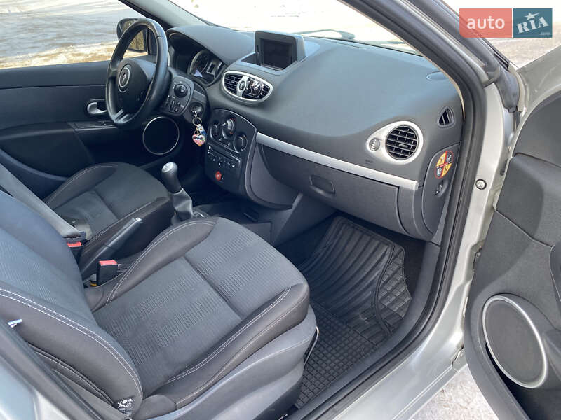 Универсал Renault Clio 2010 в Дубно фото 34 Универсал Renault Clio 2010 в Дубно