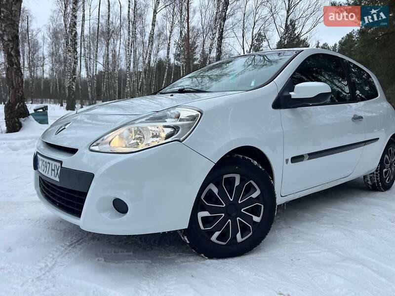 Хэтчбек Renault Clio 2011 в Любешове