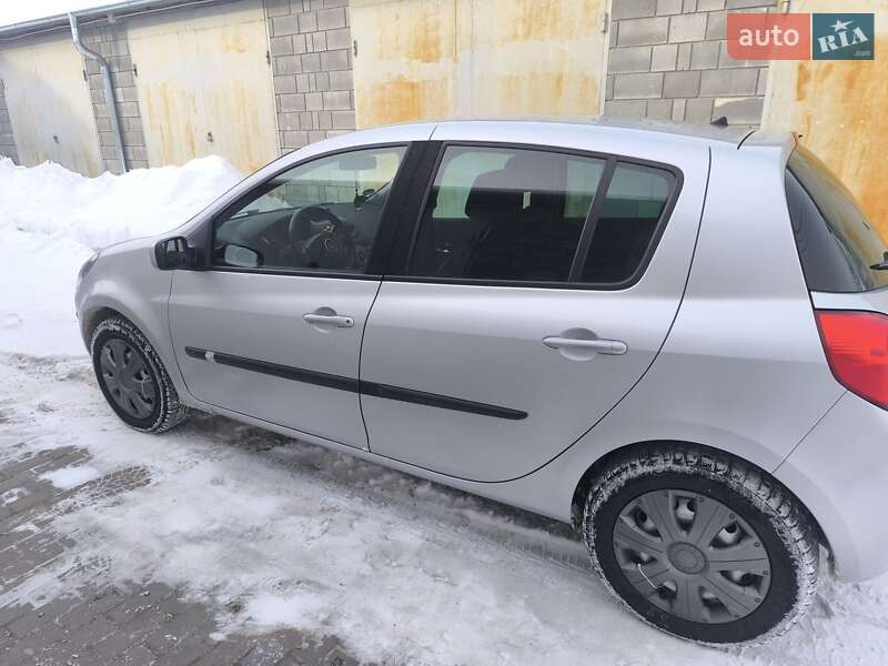 Хетчбек Renault Clio 2006 в Красилові фото 4 Хетчбек Renault Clio 2006 в Красилові
