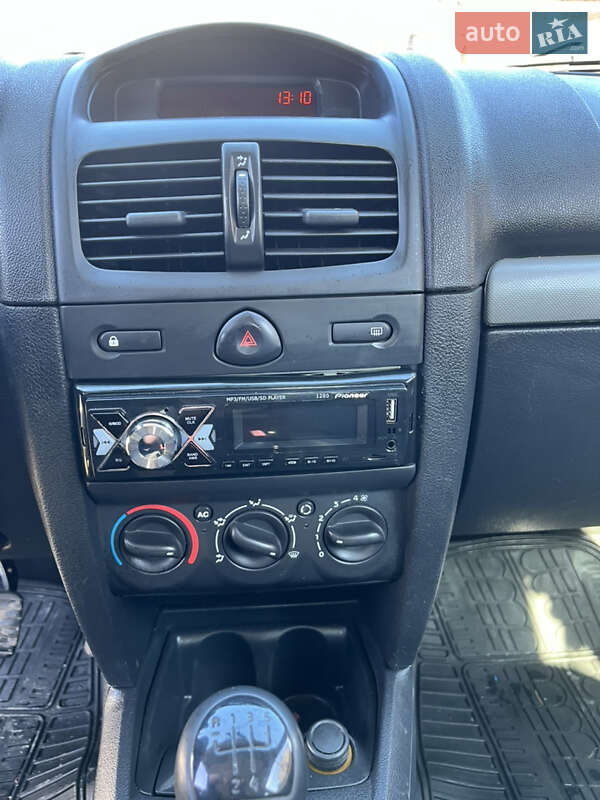 Хэтчбек Renault Clio 2007 в Львове