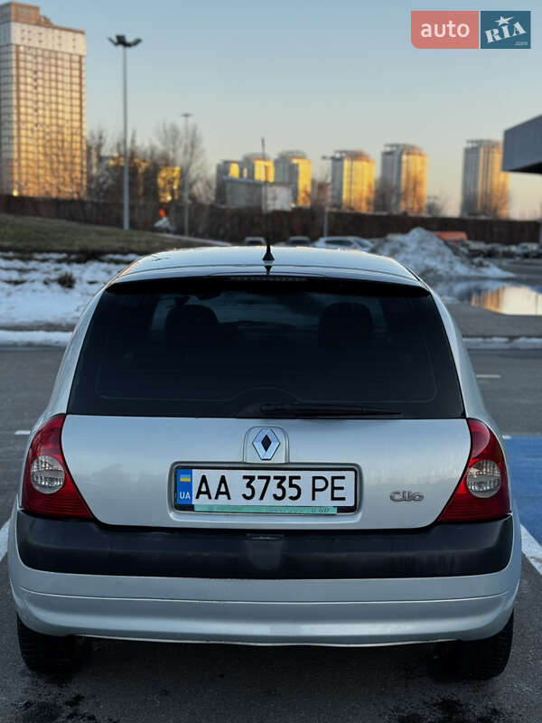 Седан Renault Clio 2006 в Києві