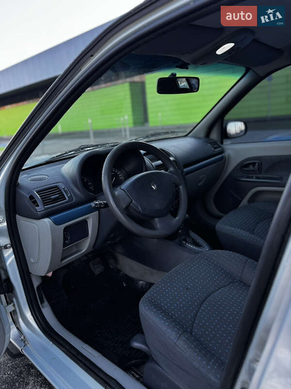 Седан Renault Clio 2006 в Києві