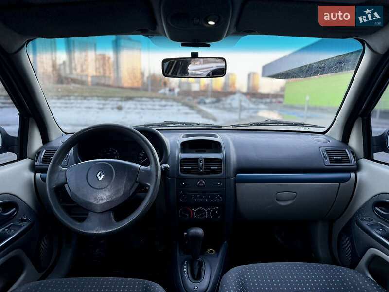 Седан Renault Clio 2006 в Києві