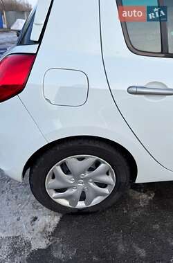 Хетчбек Renault Clio 2011 в Борисполі фото 31 Хетчбек Renault Clio 2011 в Борисполі