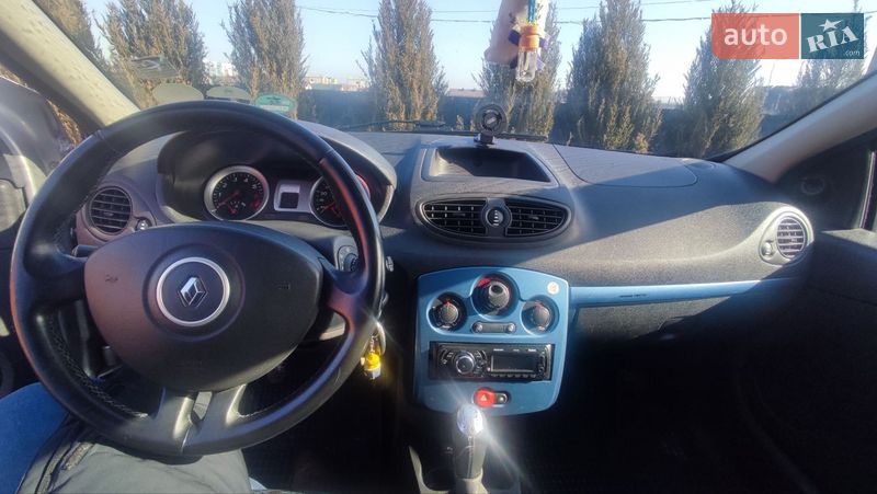 Хэтчбек Renault Clio 2009 в Ровно