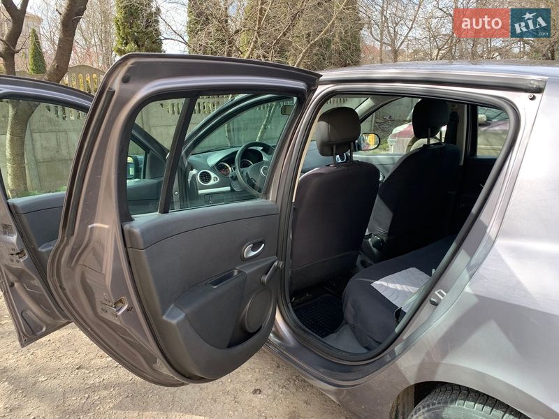 Хэтчбек Renault Clio 2010 в Ивано-Франковске