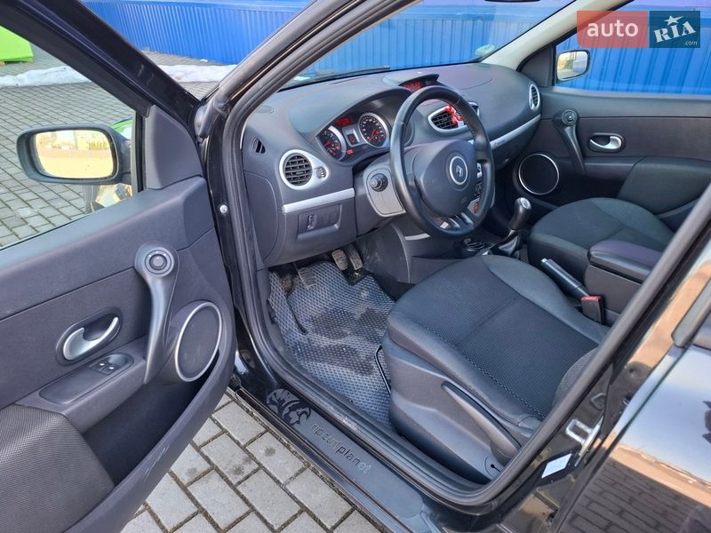 Универсал Renault Clio 2009 в Нововолынске