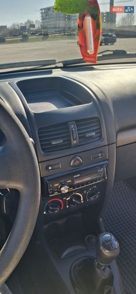 Хетчбек Renault Clio 2005 в Ужгороді