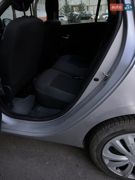 Универсал Renault Clio 2011 в Львове