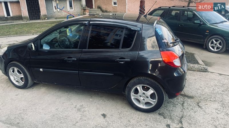 Хэтчбек Renault Clio 2011 в Ивано-Франковске