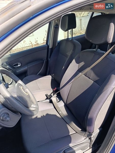 Хетчбек Renault Clio 2006 в Помічній