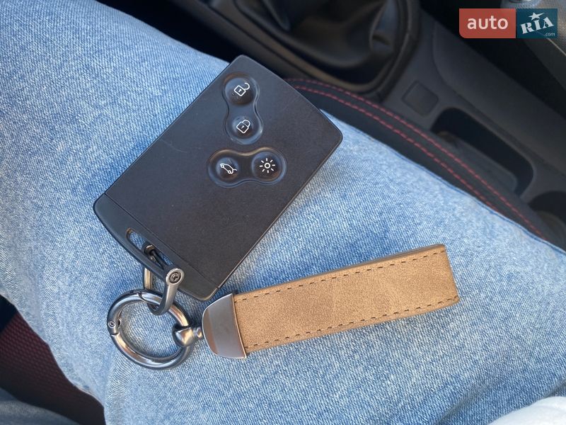 Хэтчбек Renault Clio 2014 в Днепре