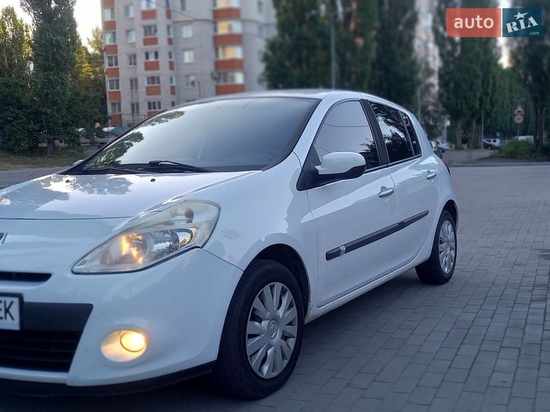 Хэтчбек Renault Clio 2010 в Кременчуге