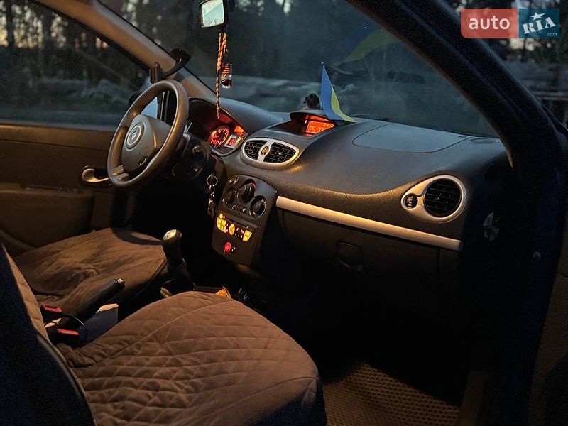 Хэтчбек Renault Clio 2010 в Самборе