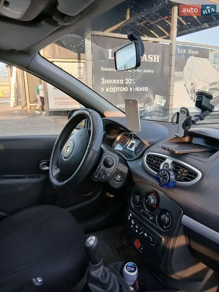 2010 Renault Clio - мініатюра 11