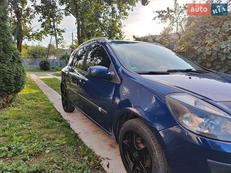 Универсал Renault Clio 2008 в Бориславе