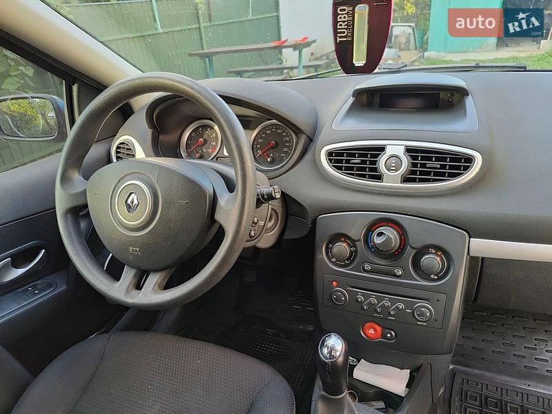 Универсал Renault Clio 2008 в Бориславе