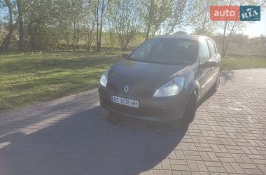 Хэтчбек Renault Clio 2006 в Нововолынске