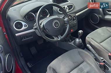 Седан Renault Clio 2010 в Стрые