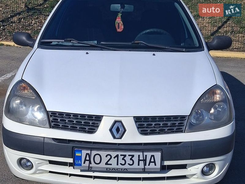 Хэтчбек Renault Clio 2005 в Ужгороде