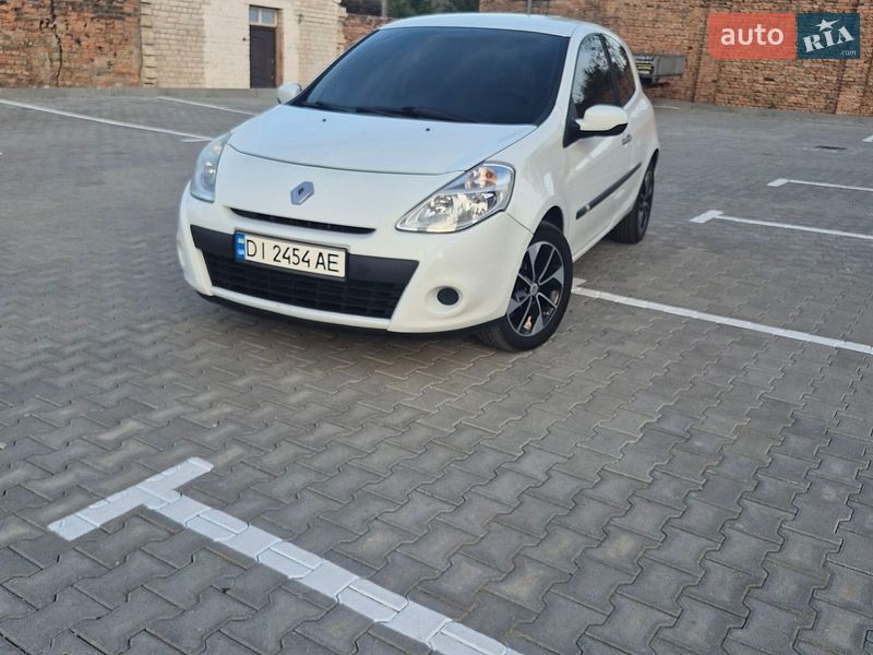 Хэтчбек Renault Clio 2010 в Дубно