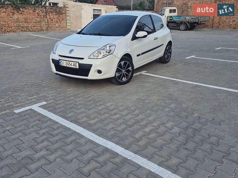 Хэтчбек Renault Clio 2010 в Дубно
