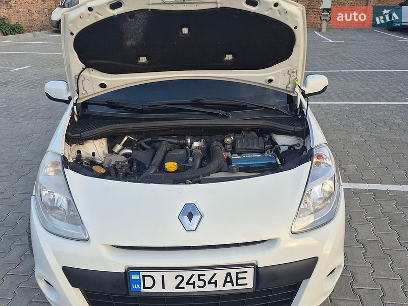 Хэтчбек Renault Clio 2010 в Дубно