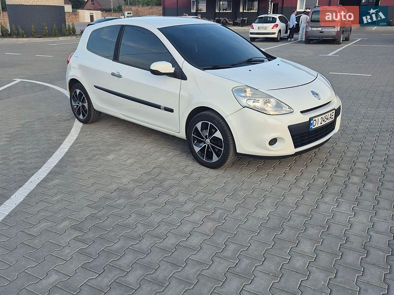 Хэтчбек Renault Clio 2010 в Дубно