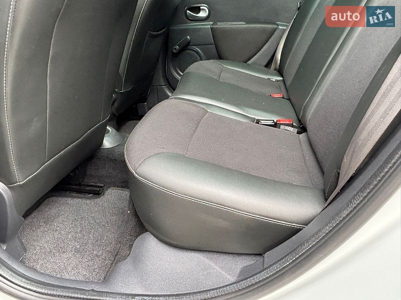 Універсал Renault Clio 2011 в Житомирі фото 49 Універсал Renault Clio 2011 в Житомирі