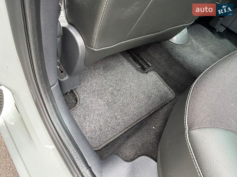 Універсал Renault Clio 2011 в Житомирі фото 51 Універсал Renault Clio 2011 в Житомирі
