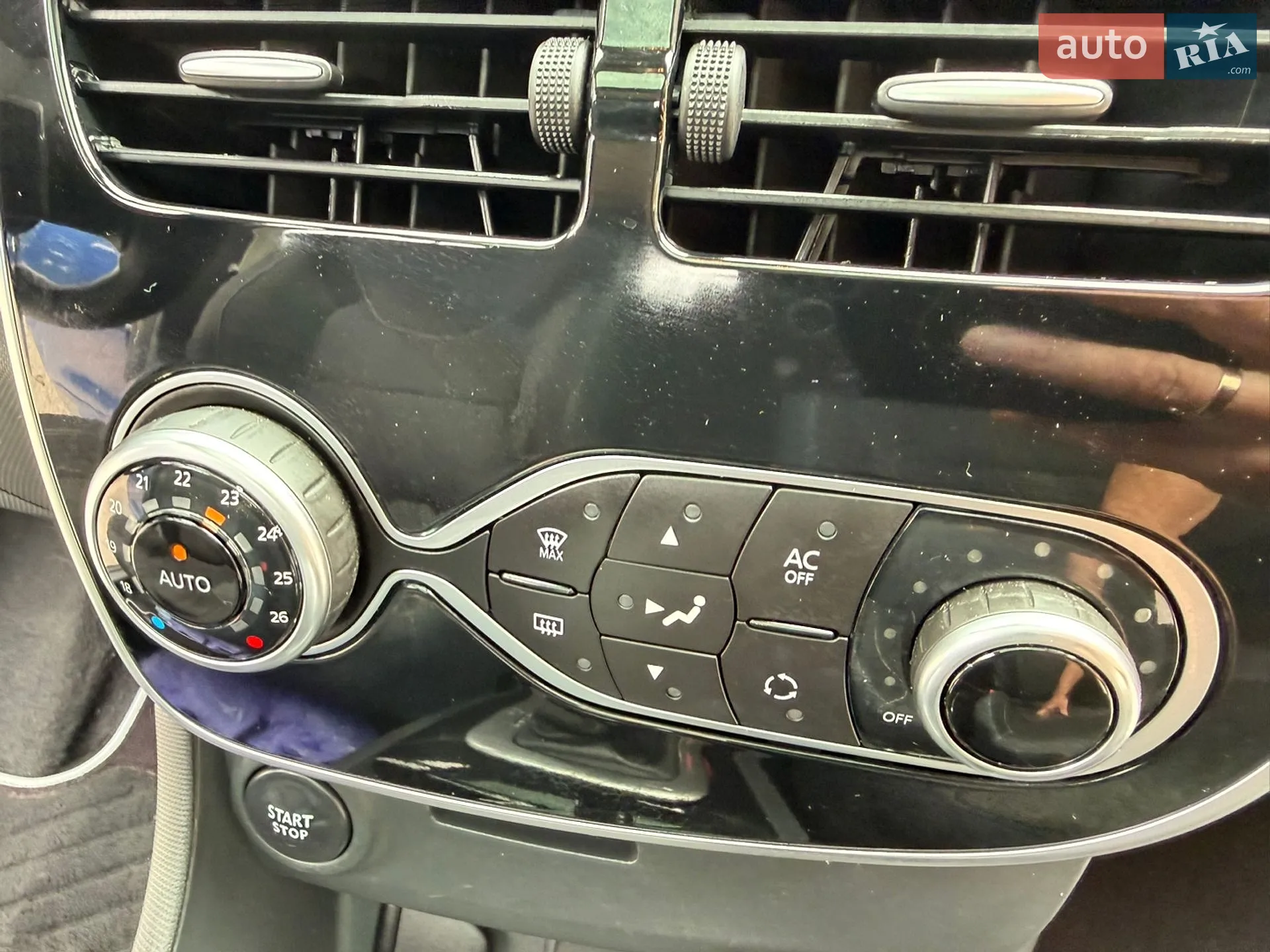 2015 Renault Clio - мініатюра 44