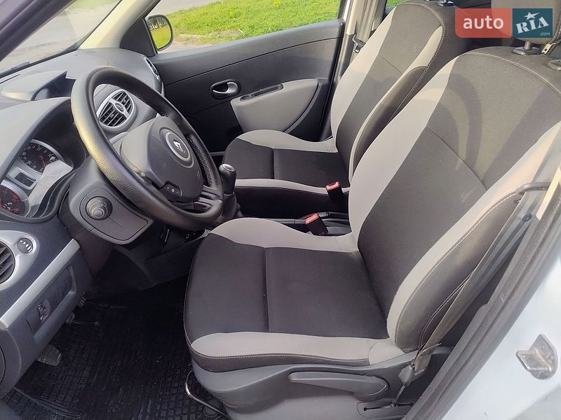Хэтчбек Renault Clio 2012 в Дубно