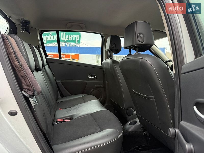 Хэтчбек Renault Clio 2011 в Луцке