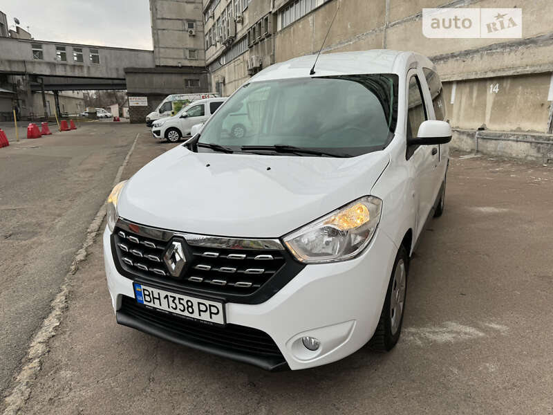 Минивэн Renault Dokker 2017 в 