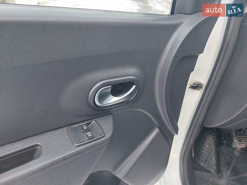 Минивэн Renault Dokker 2018 в Косове фото 20 Минивэн Renault Dokker 2018 в Косове